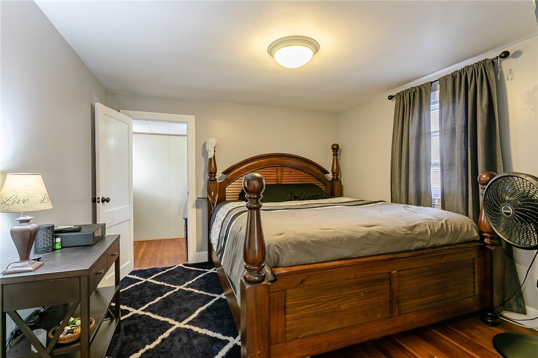 875 Whitney Road West