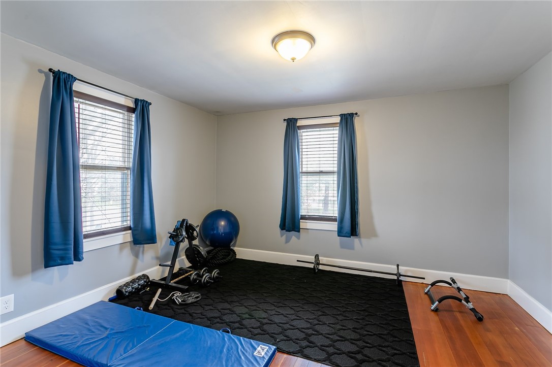 875 Whitney Road West