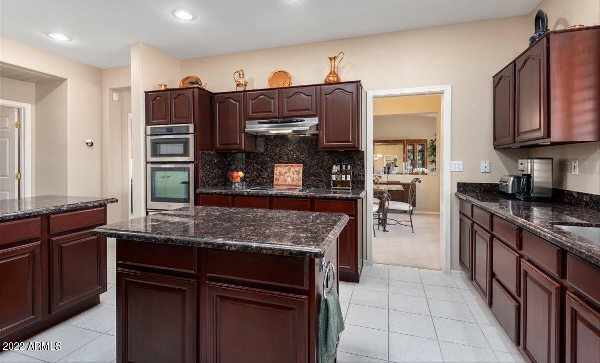 15848 W GRAND POINT Lane