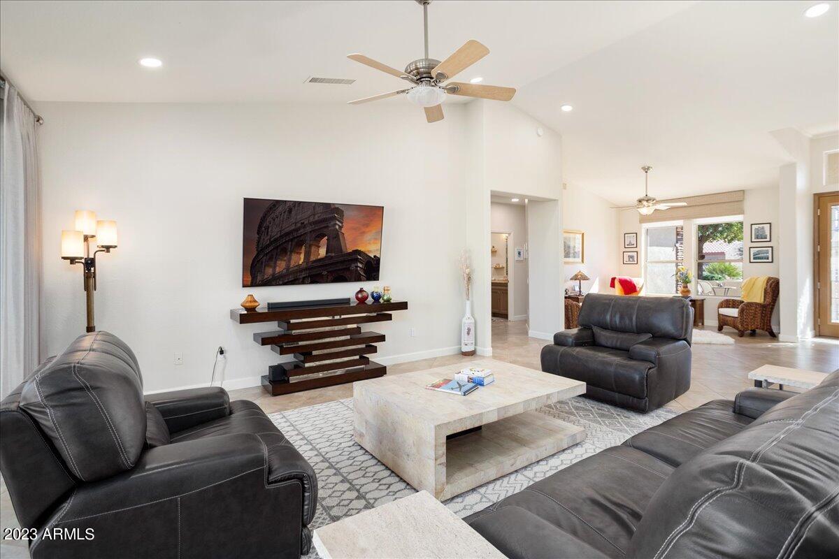 15842 W GRAND POINT Lane