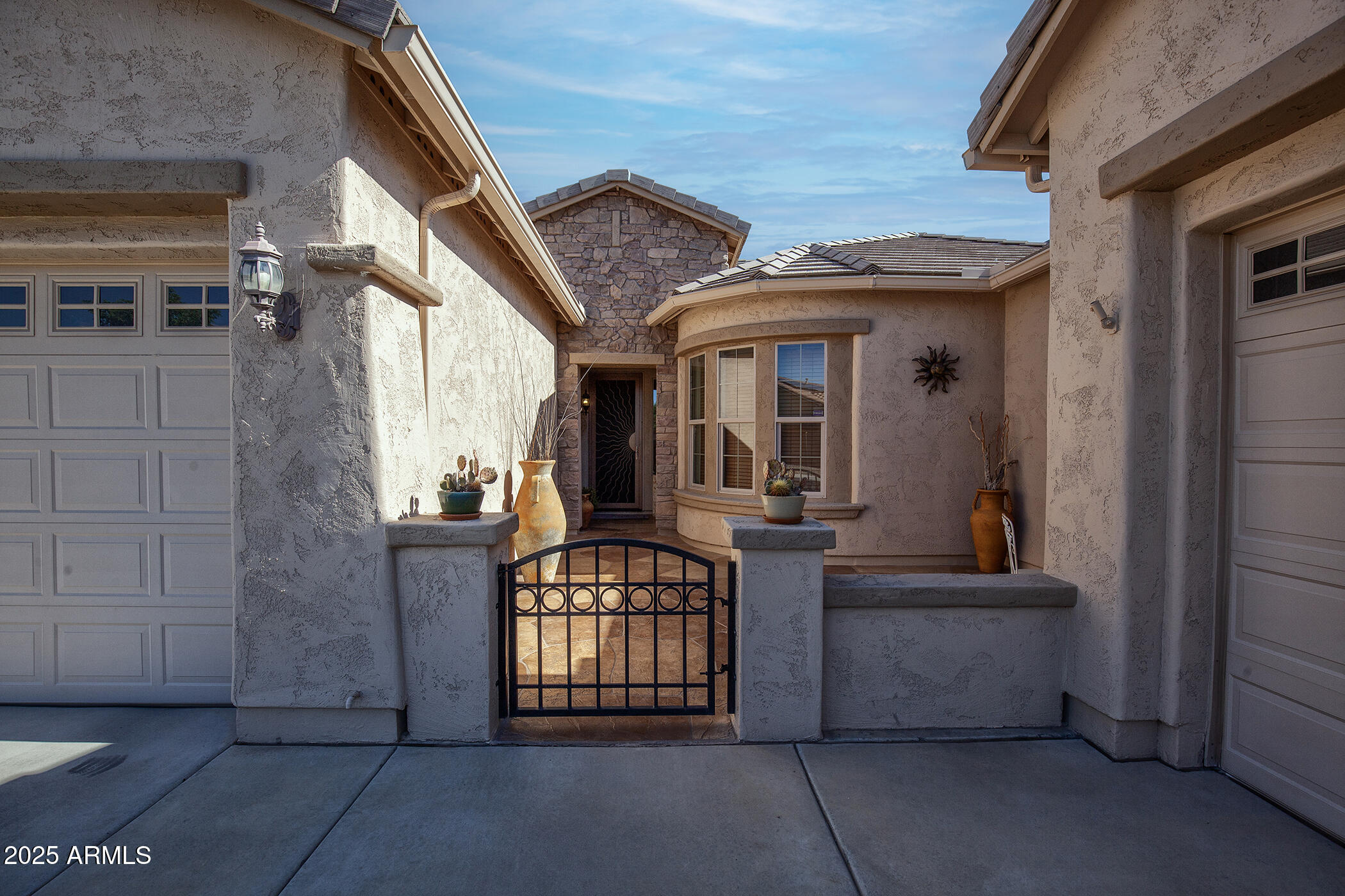 25944 W PONTIAC Drive