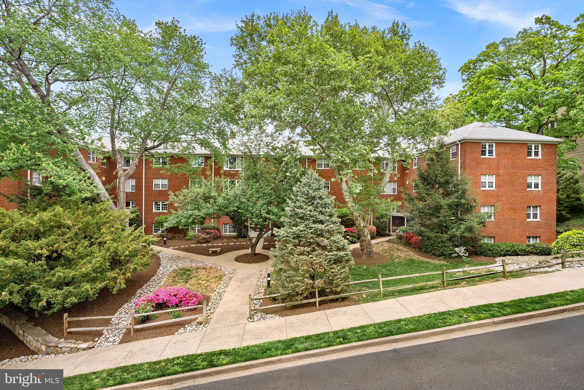 1423 N NASH STREET 3