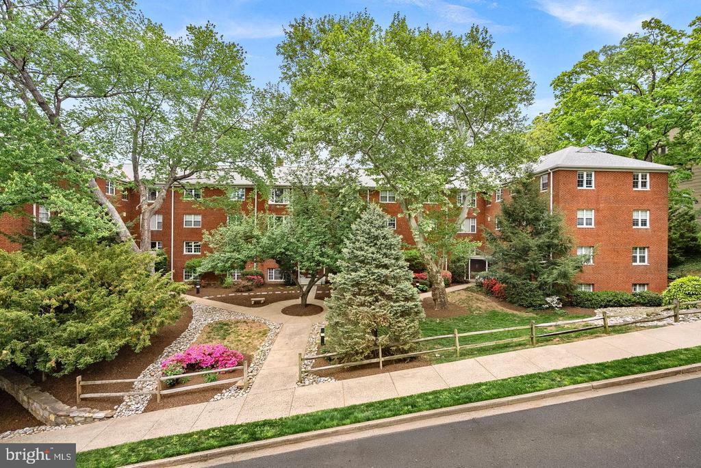 1423 N NASH STREET Unit: 3