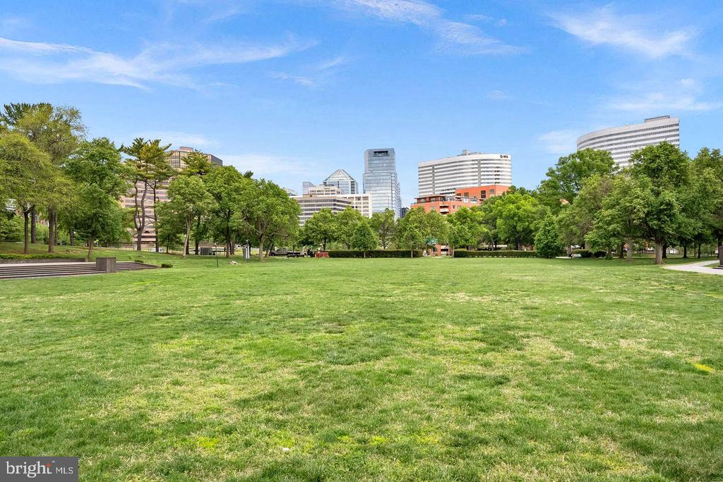 1423 N NASH STREET Unit: 3