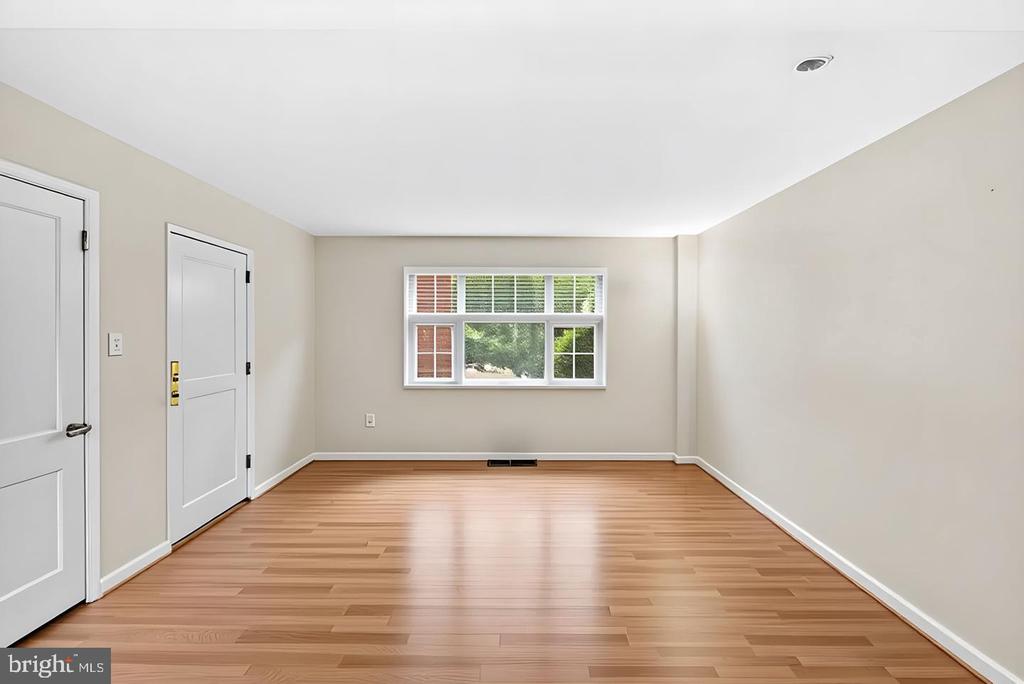 1423 N NASH STREET Unit: 3