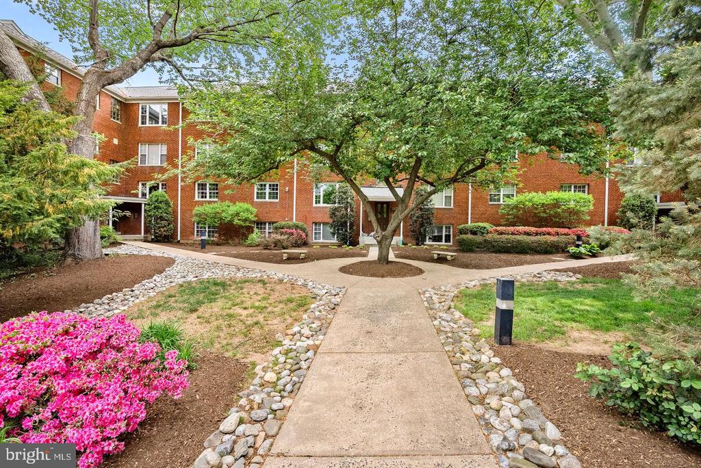 1423 N NASH STREET Unit: 3