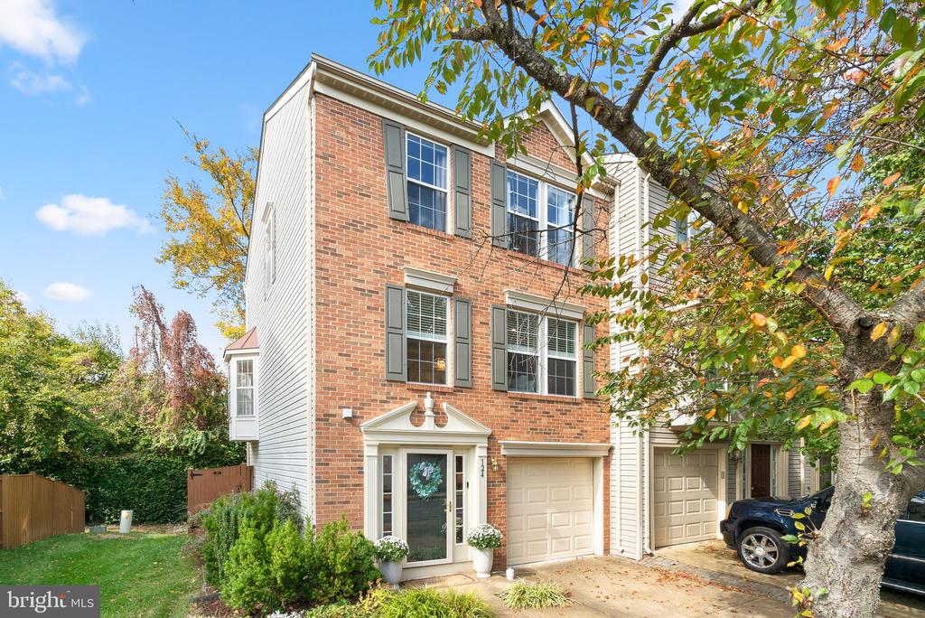 124 Ingle Pl
