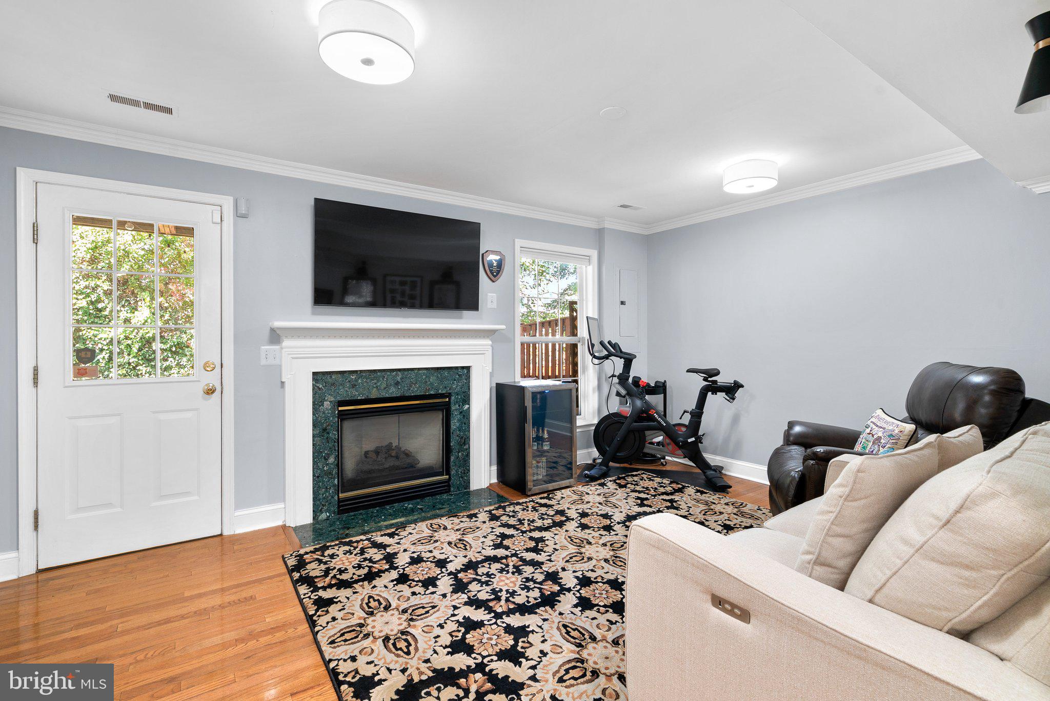 124 Ingle Pl