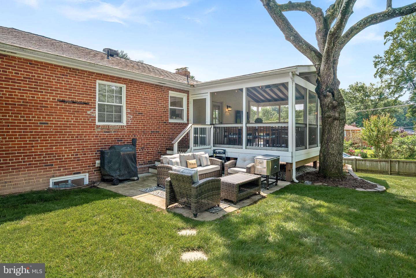 3212 Patrick Henry Dr