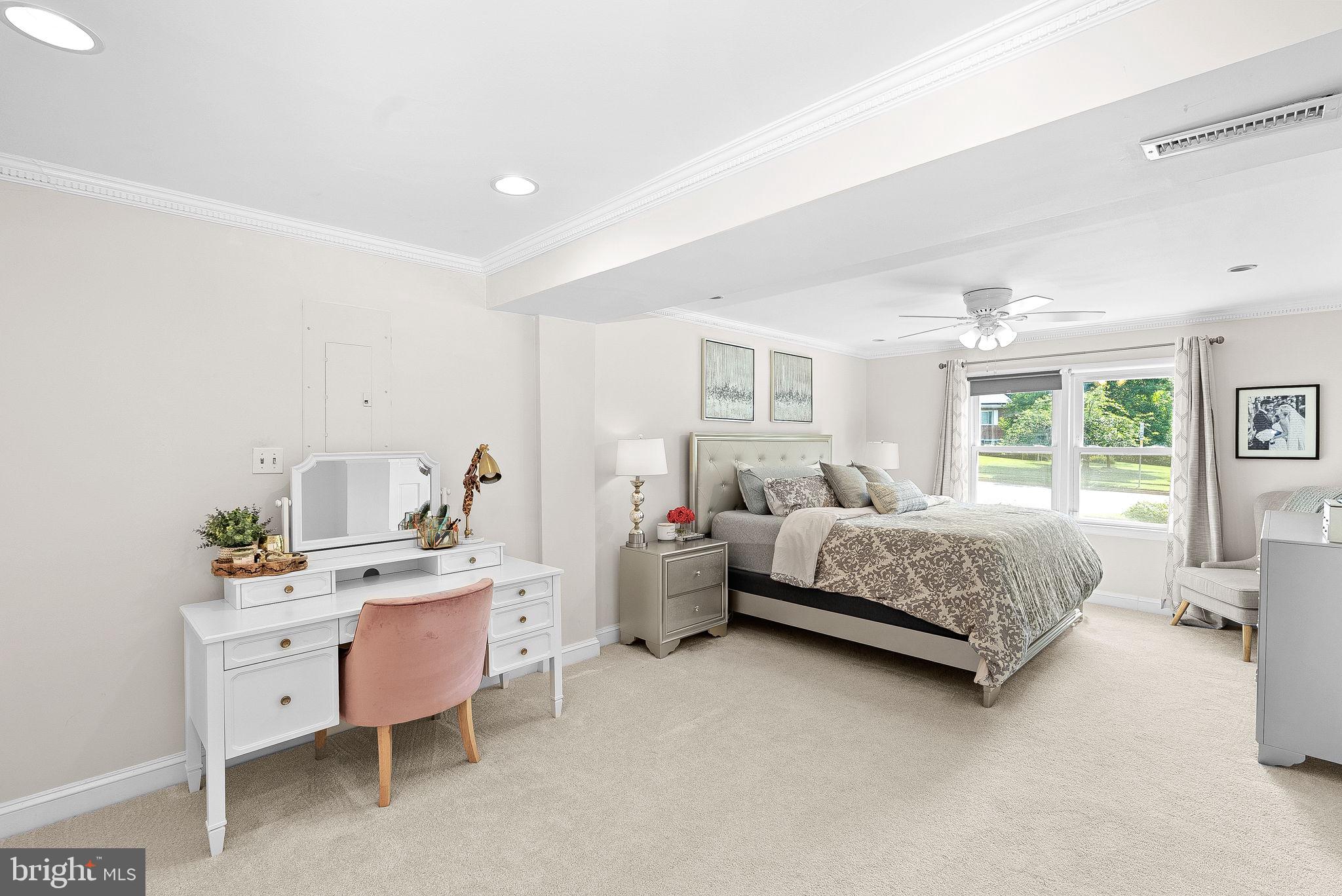 3212 Patrick Henry Dr