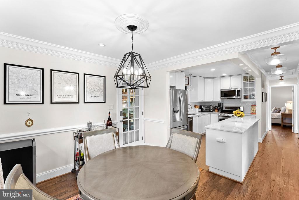 3212 Patrick Henry Dr