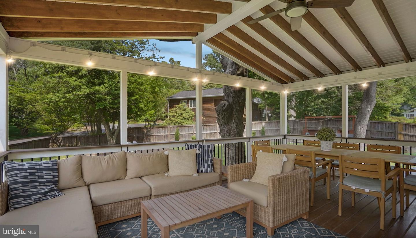 3212 Patrick Henry Dr