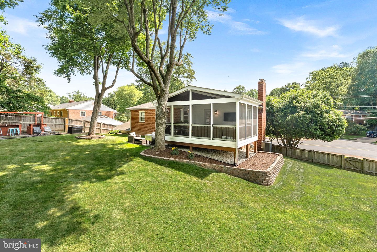 3212 Patrick Henry Dr