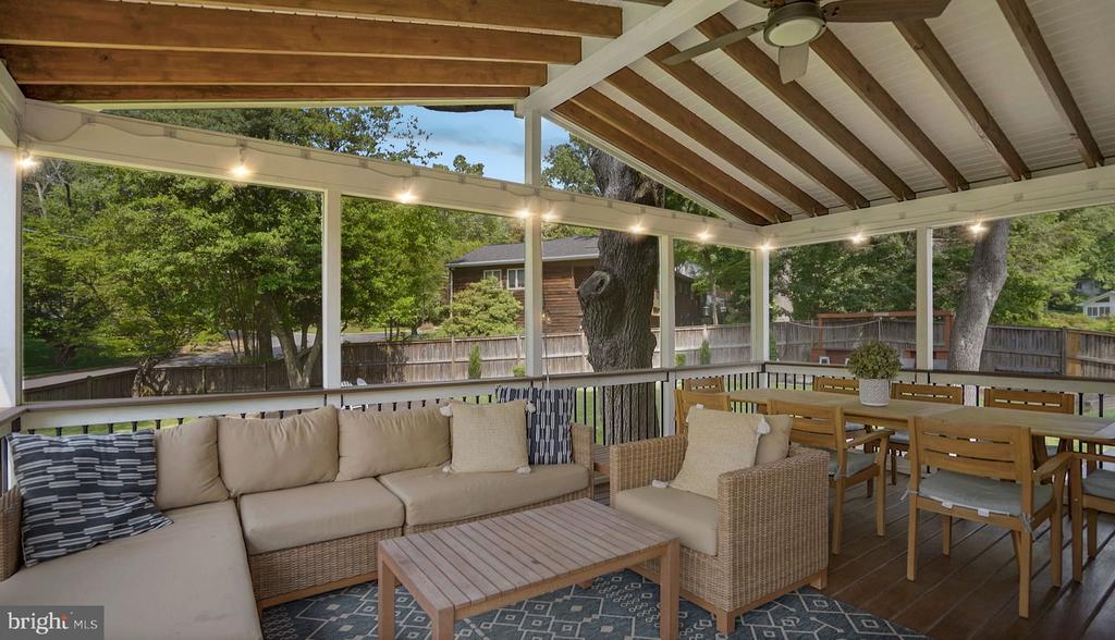 3212 Patrick Henry Dr