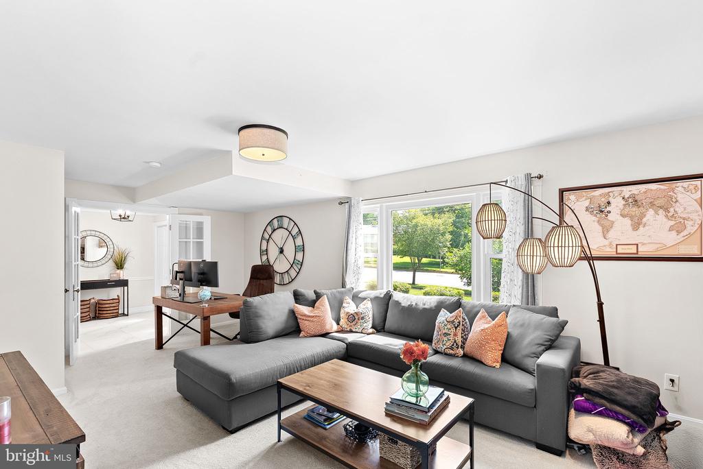 3212 Patrick Henry Dr