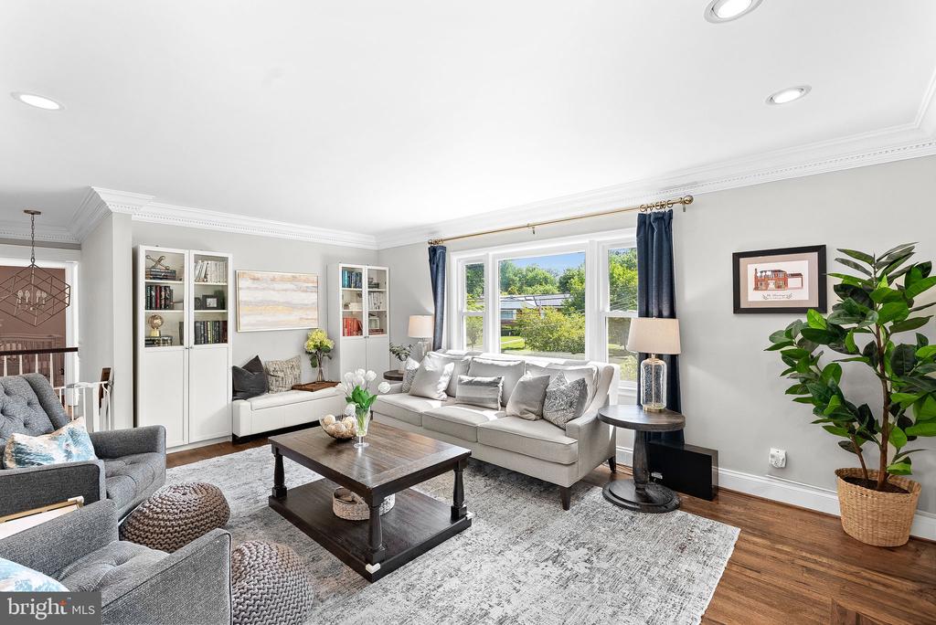 3212 Patrick Henry Dr
