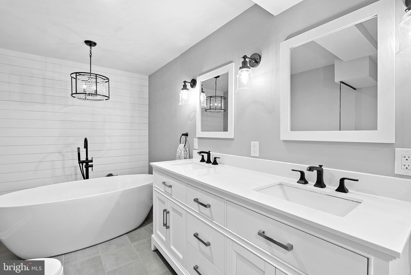 3212 Patrick Henry Dr