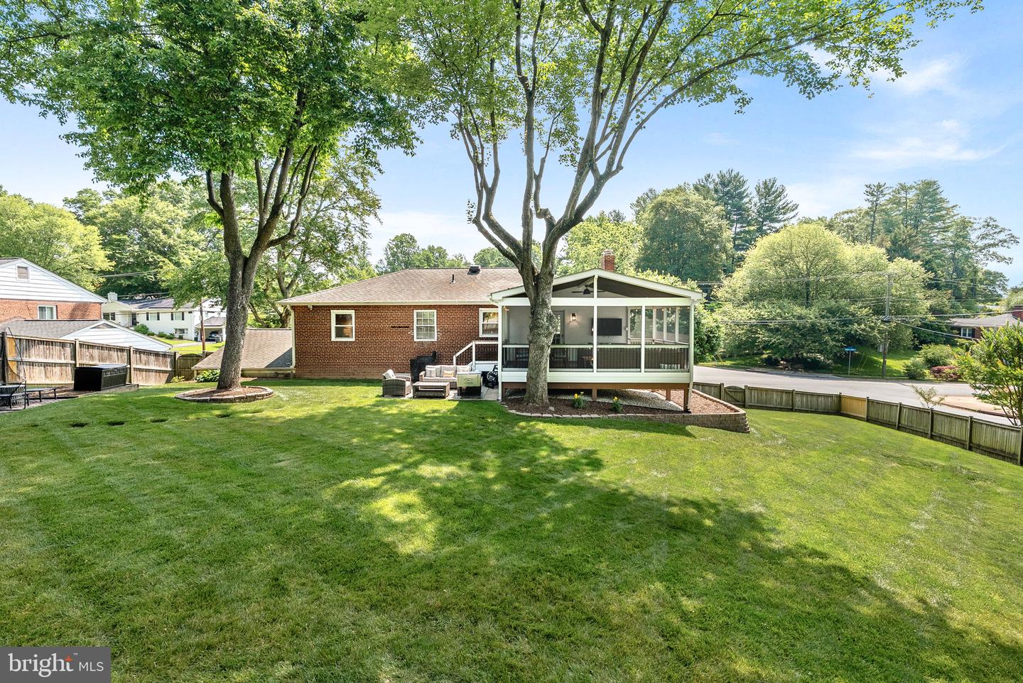 3212 Patrick Henry Dr