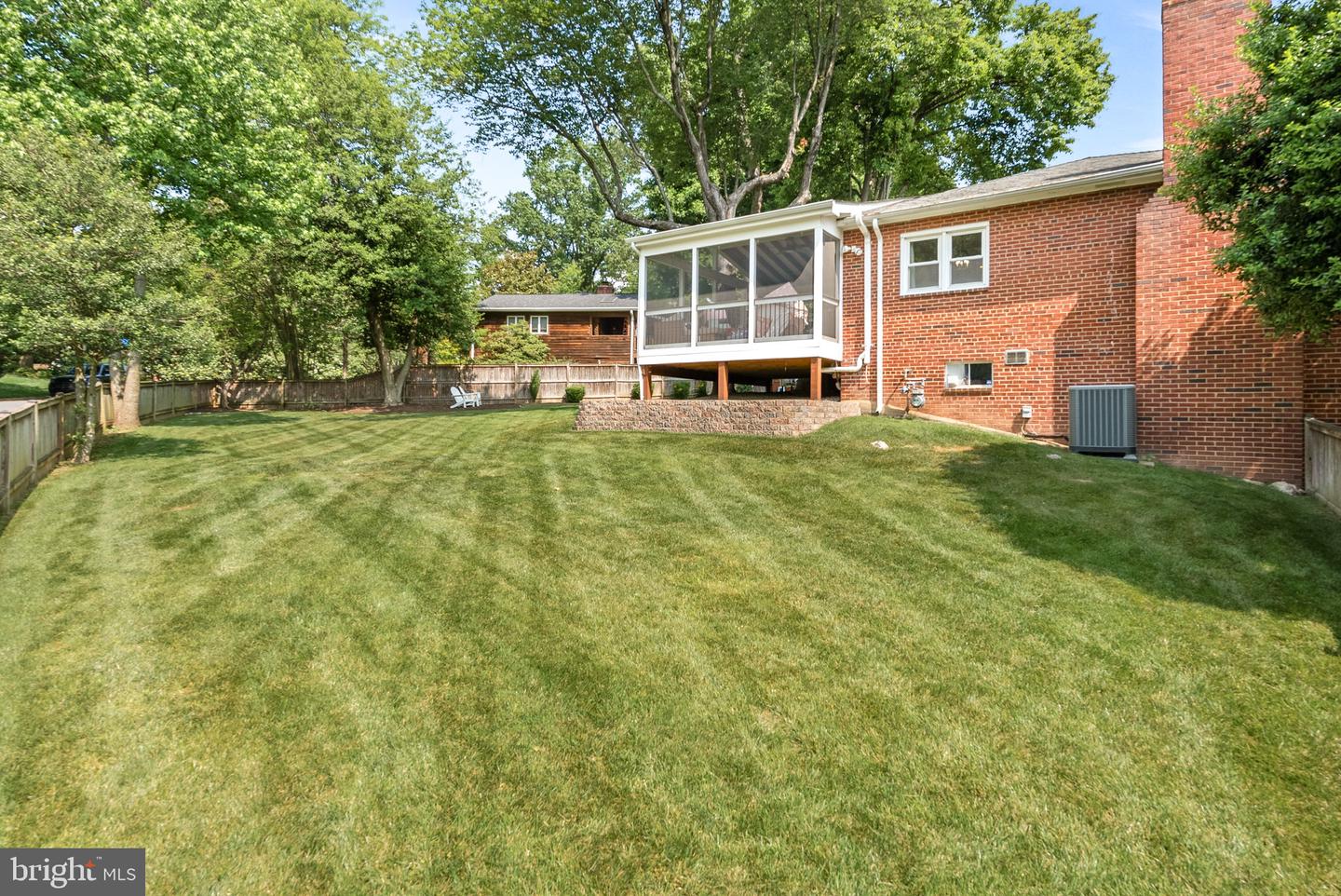 3212 Patrick Henry Dr