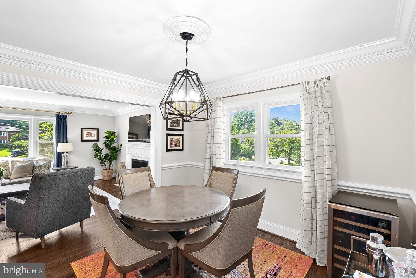 3212 Patrick Henry Dr