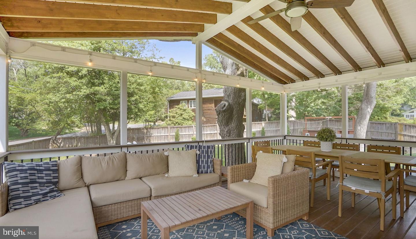 3212 Patrick Henry Dr