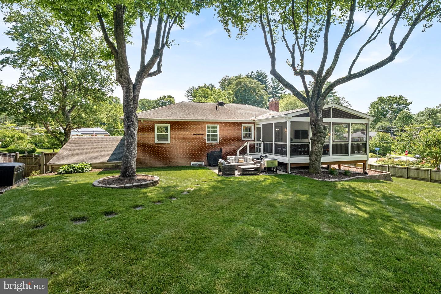 3212 Patrick Henry Dr