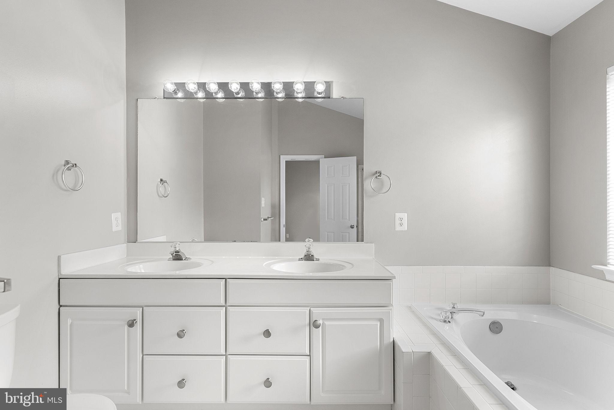 43179 Glenelder Ter