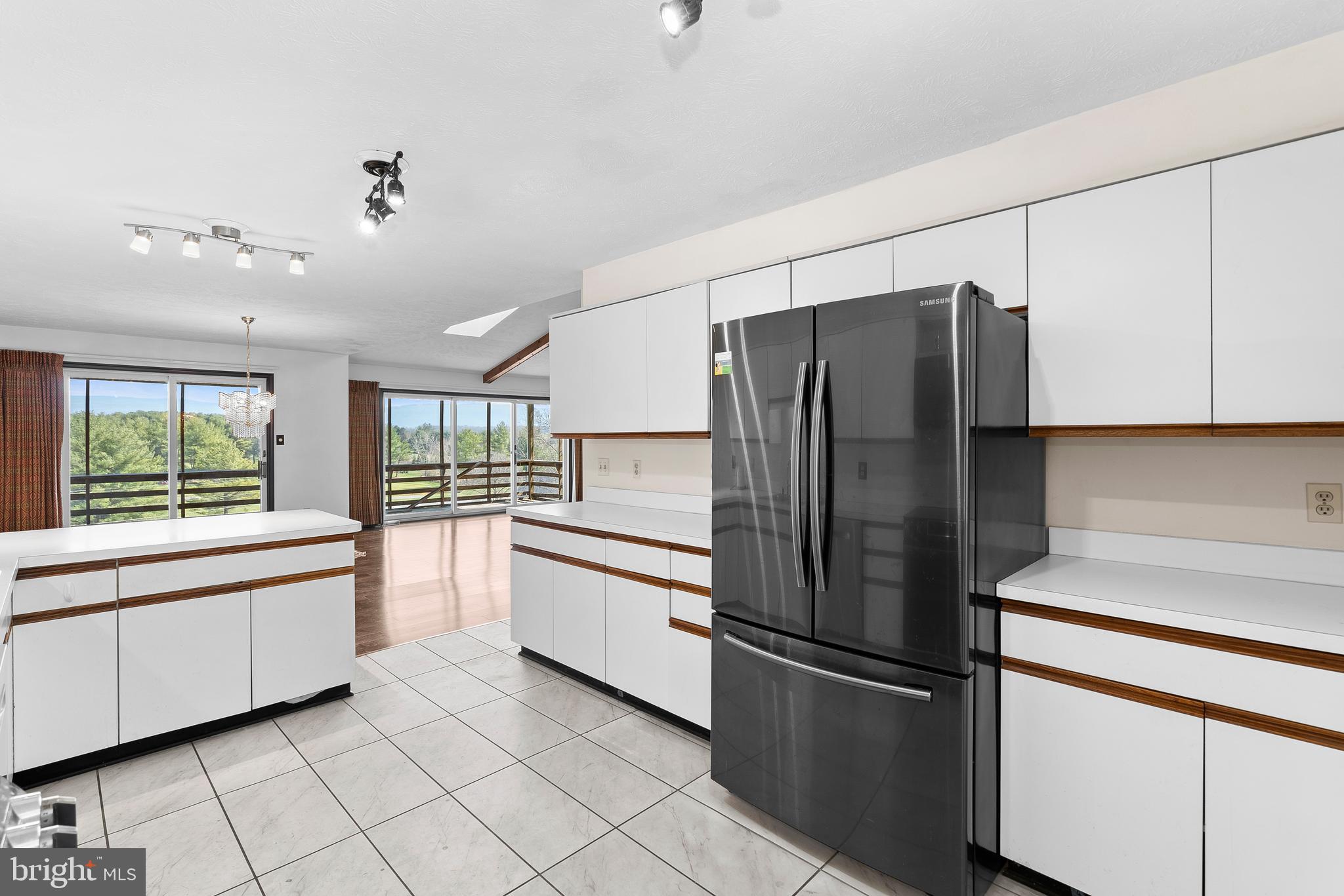 89 Bowling Green Rd