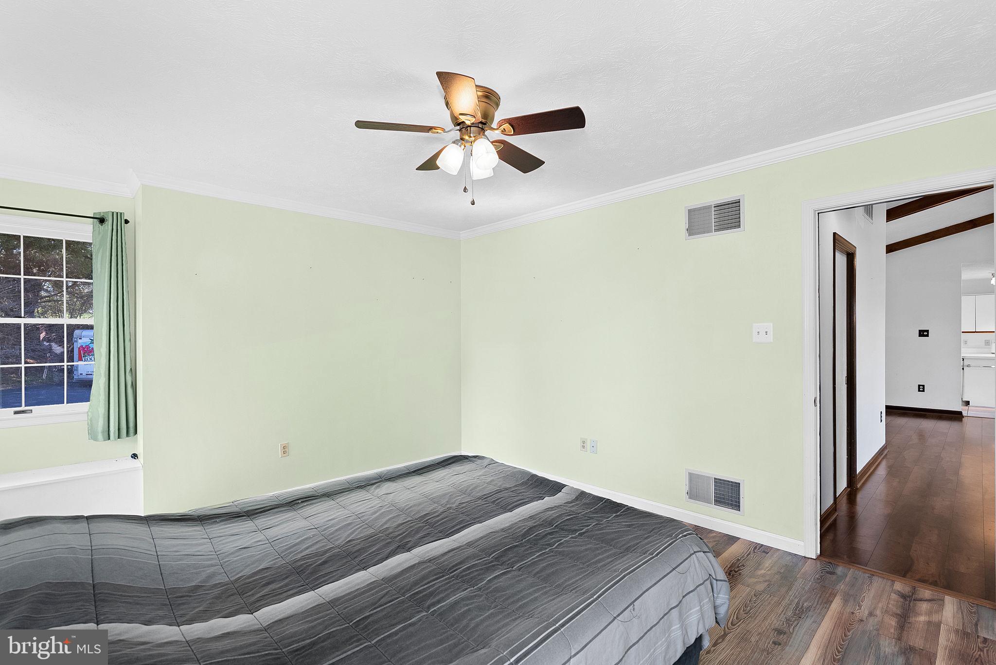 89 Bowling Green Rd