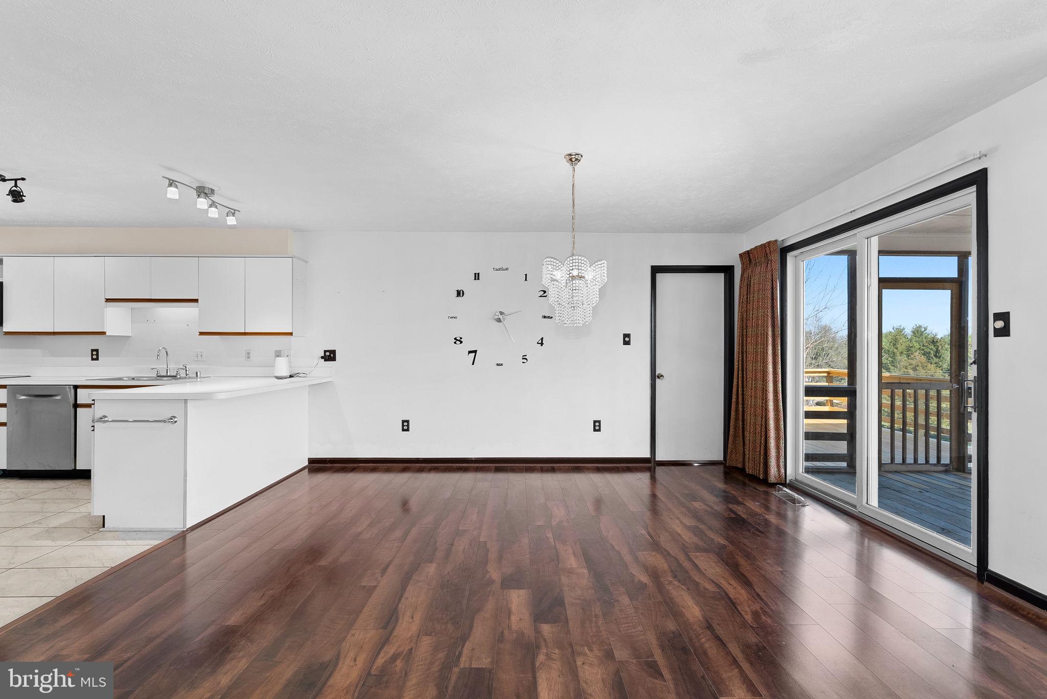 89 Bowling Green Rd