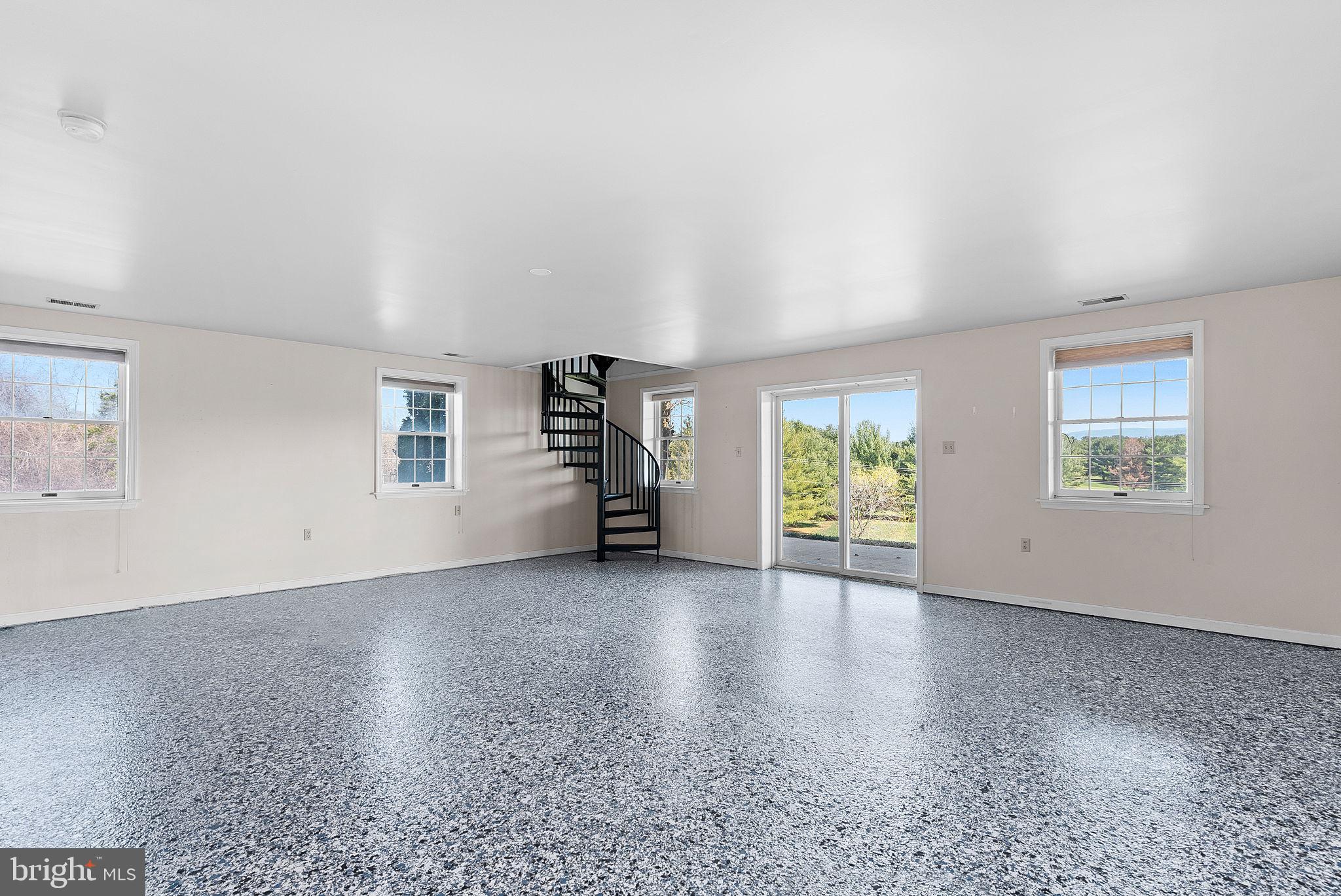 89 Bowling Green Rd