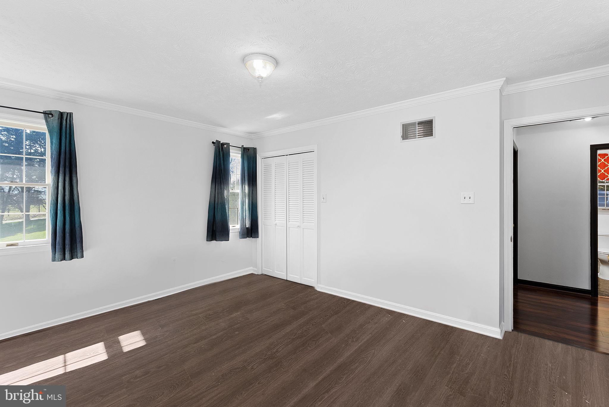 89 Bowling Green Rd
