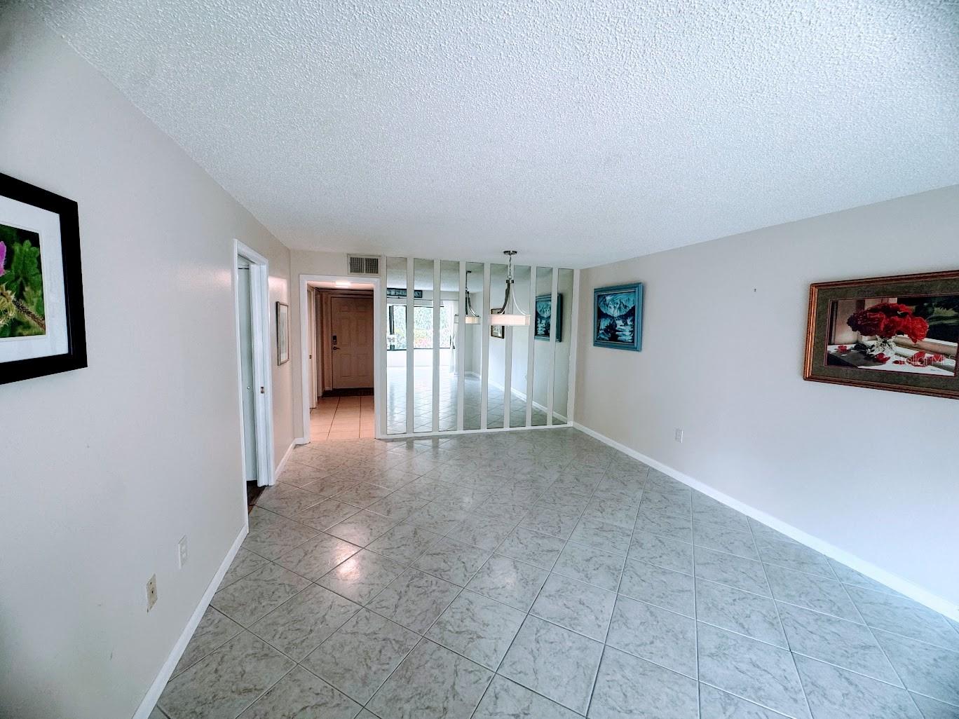647 WOODLAWN DR #647