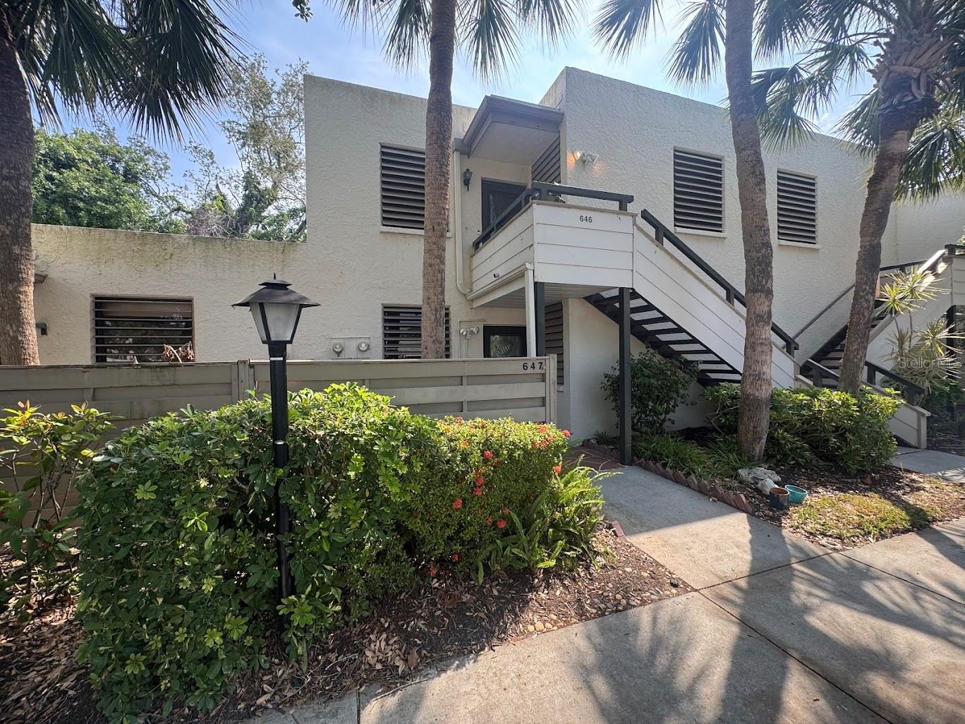 647 WOODLAWN DR #647