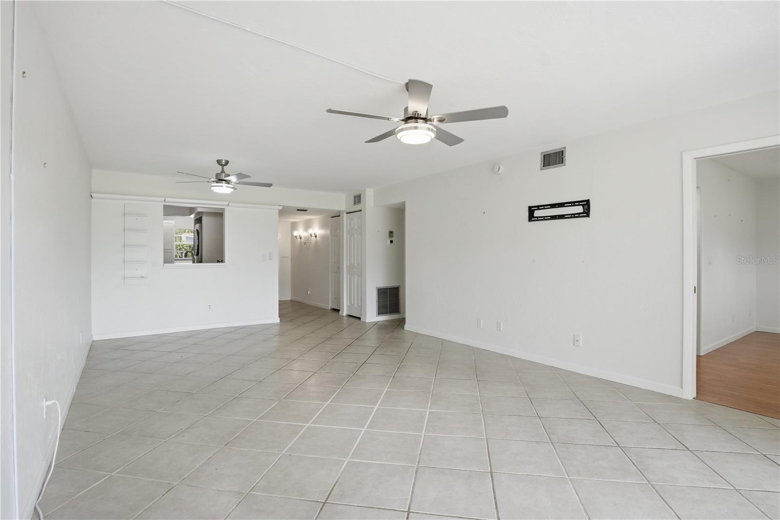 7860 PALM AIRE LN #103