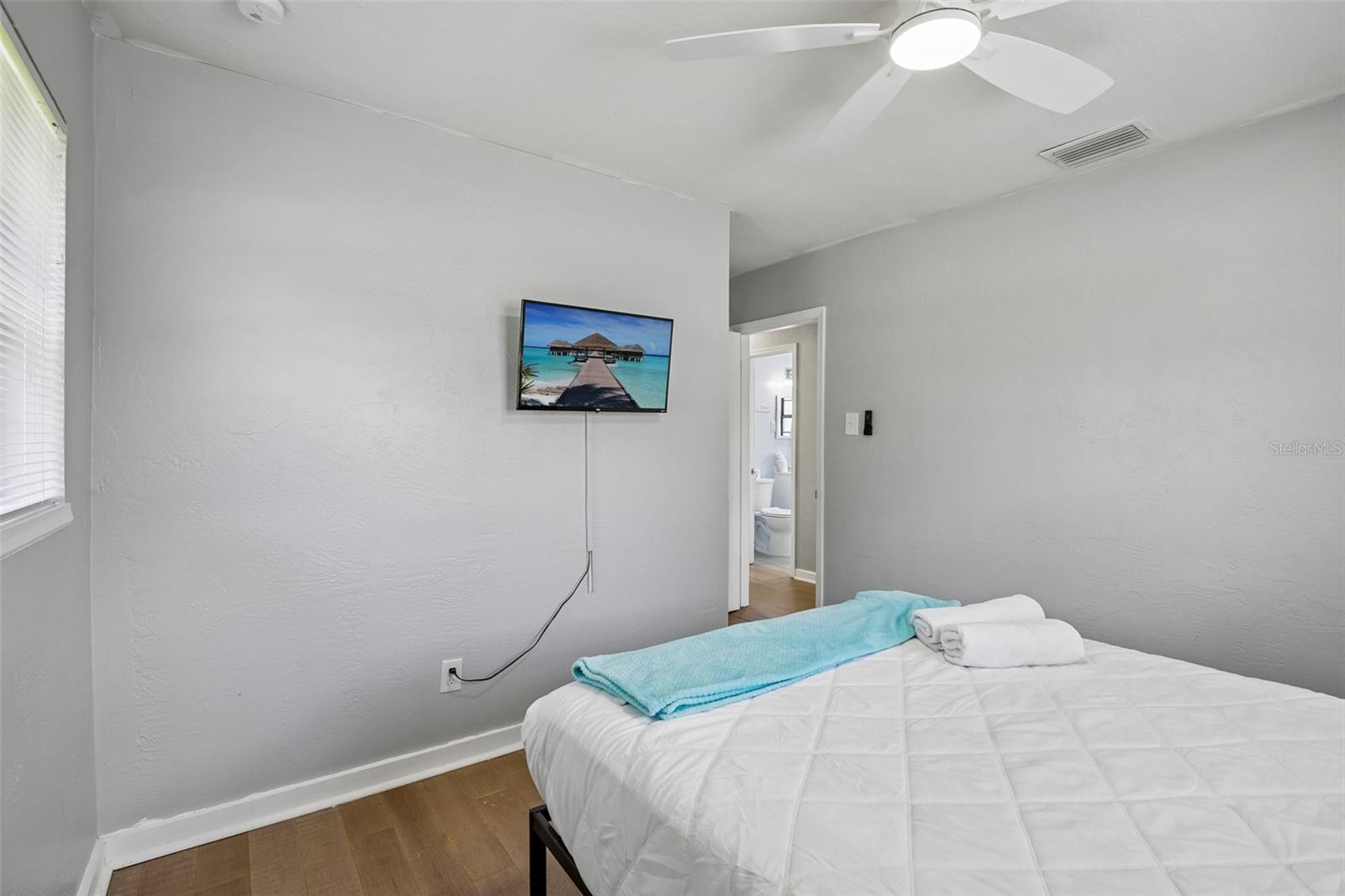 2214 23RD AVE W