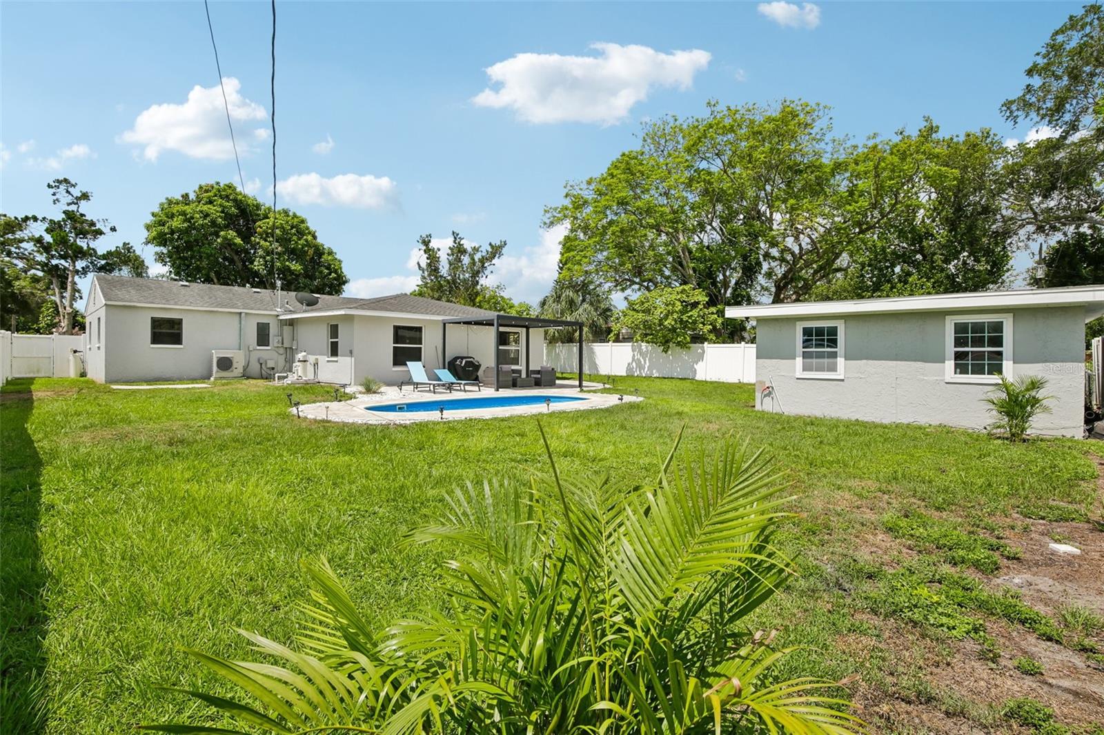 2214 23RD AVE W