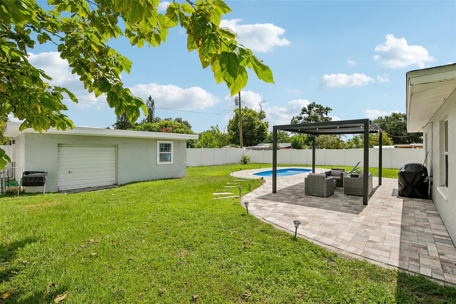 2214 23RD AVE W