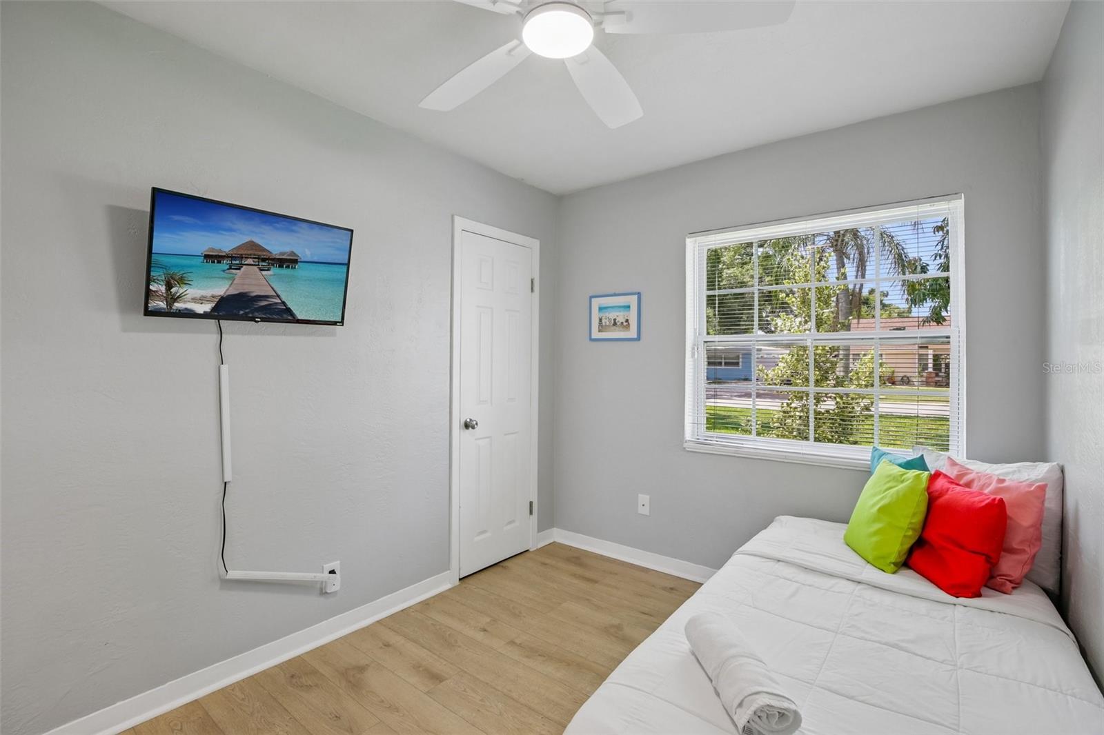 2214 23RD AVE W