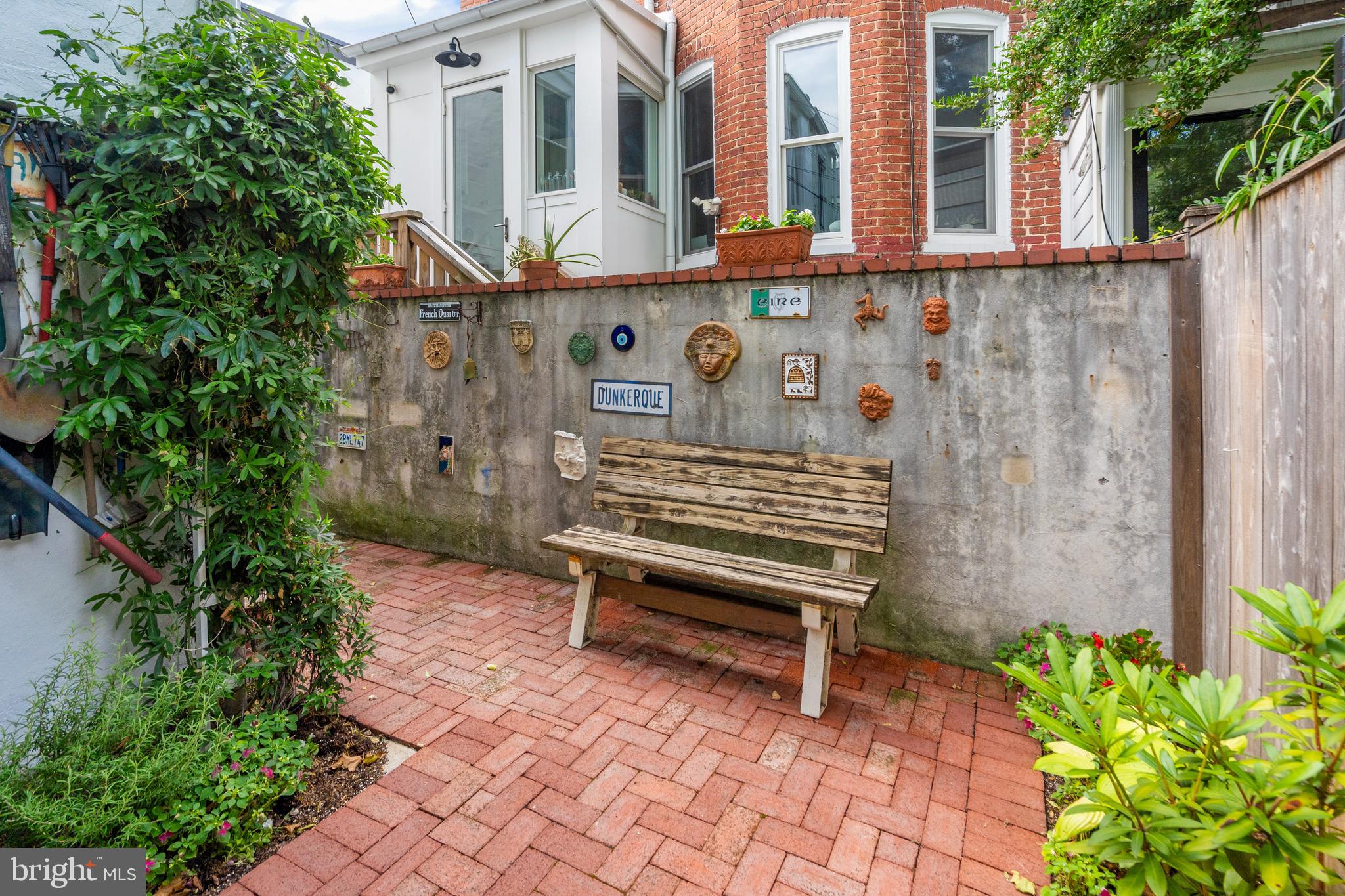 702 9TH STREET SE