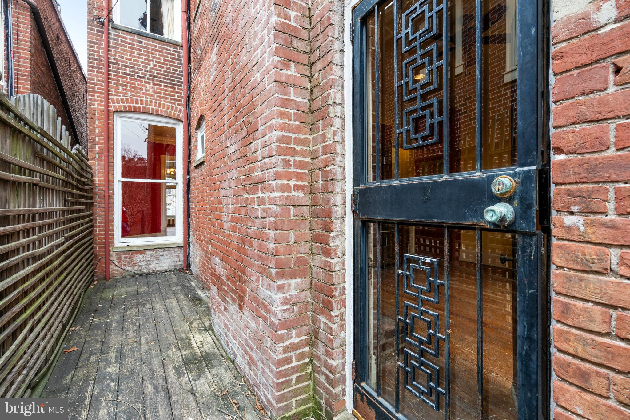 308 5TH STREET SE