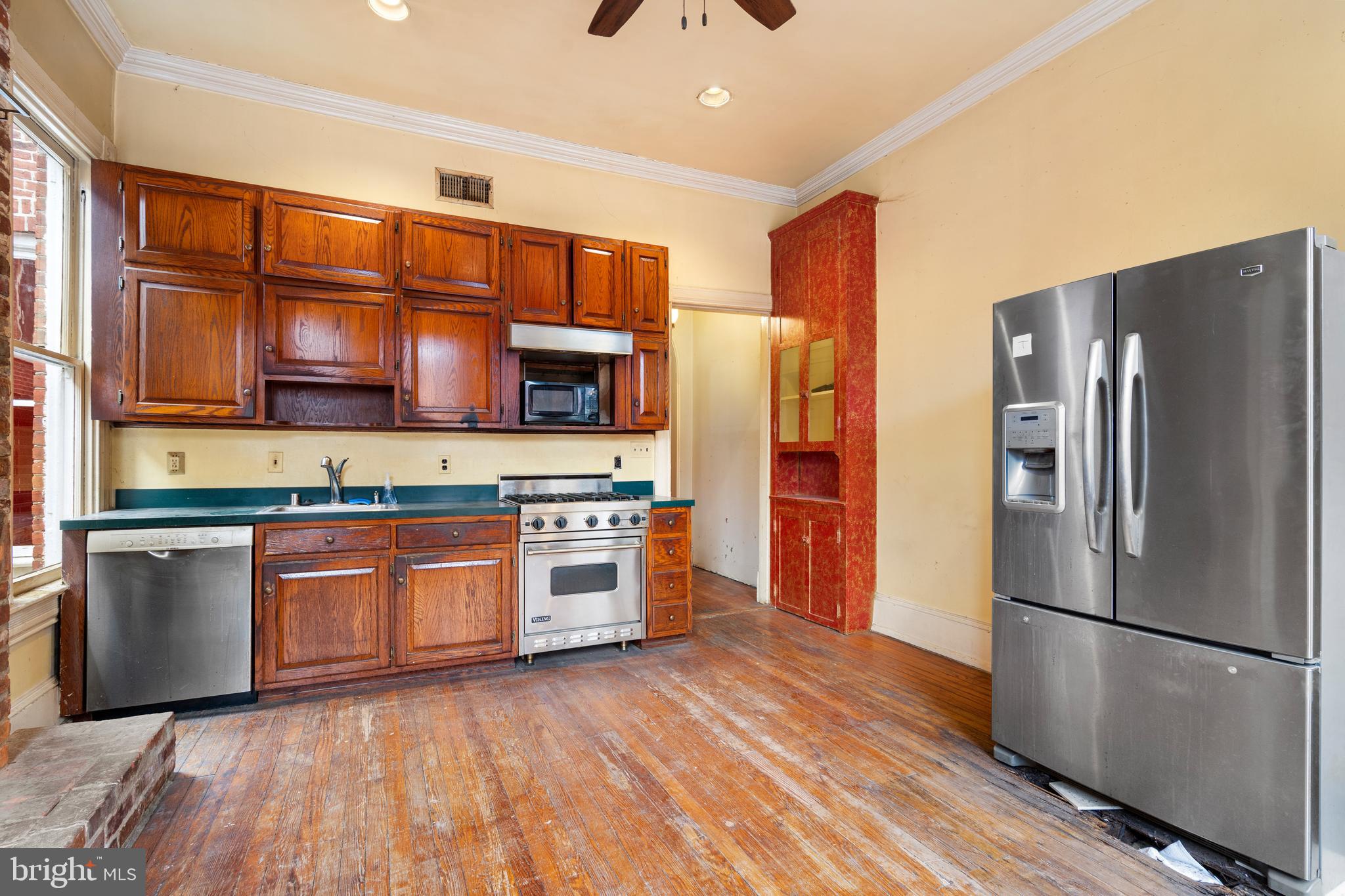 308 5TH STREET SE