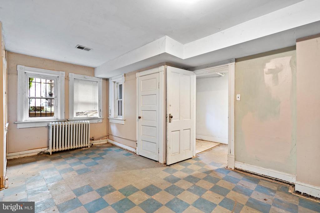 308 5TH STREET SE
