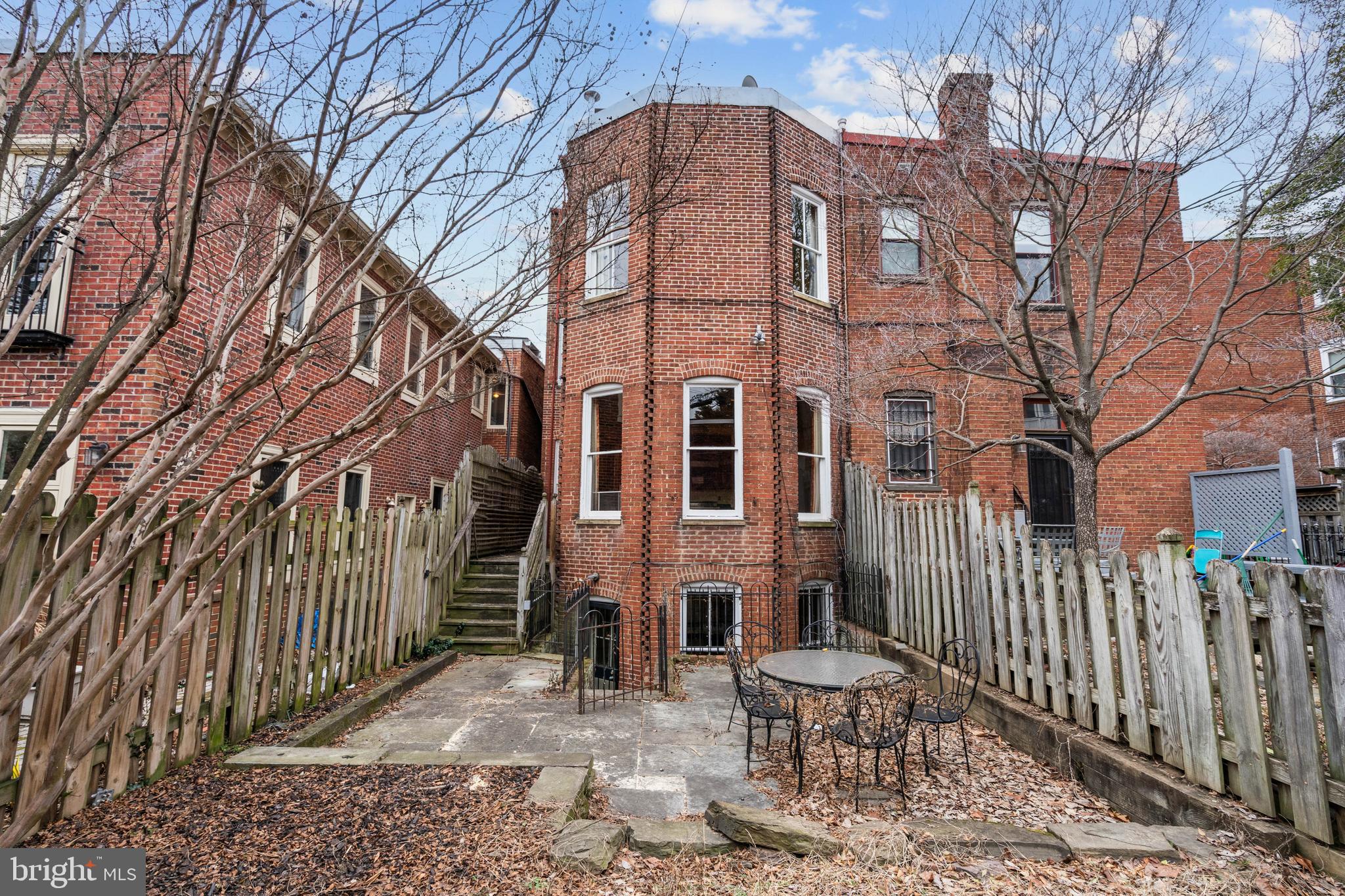 308 5TH STREET SE