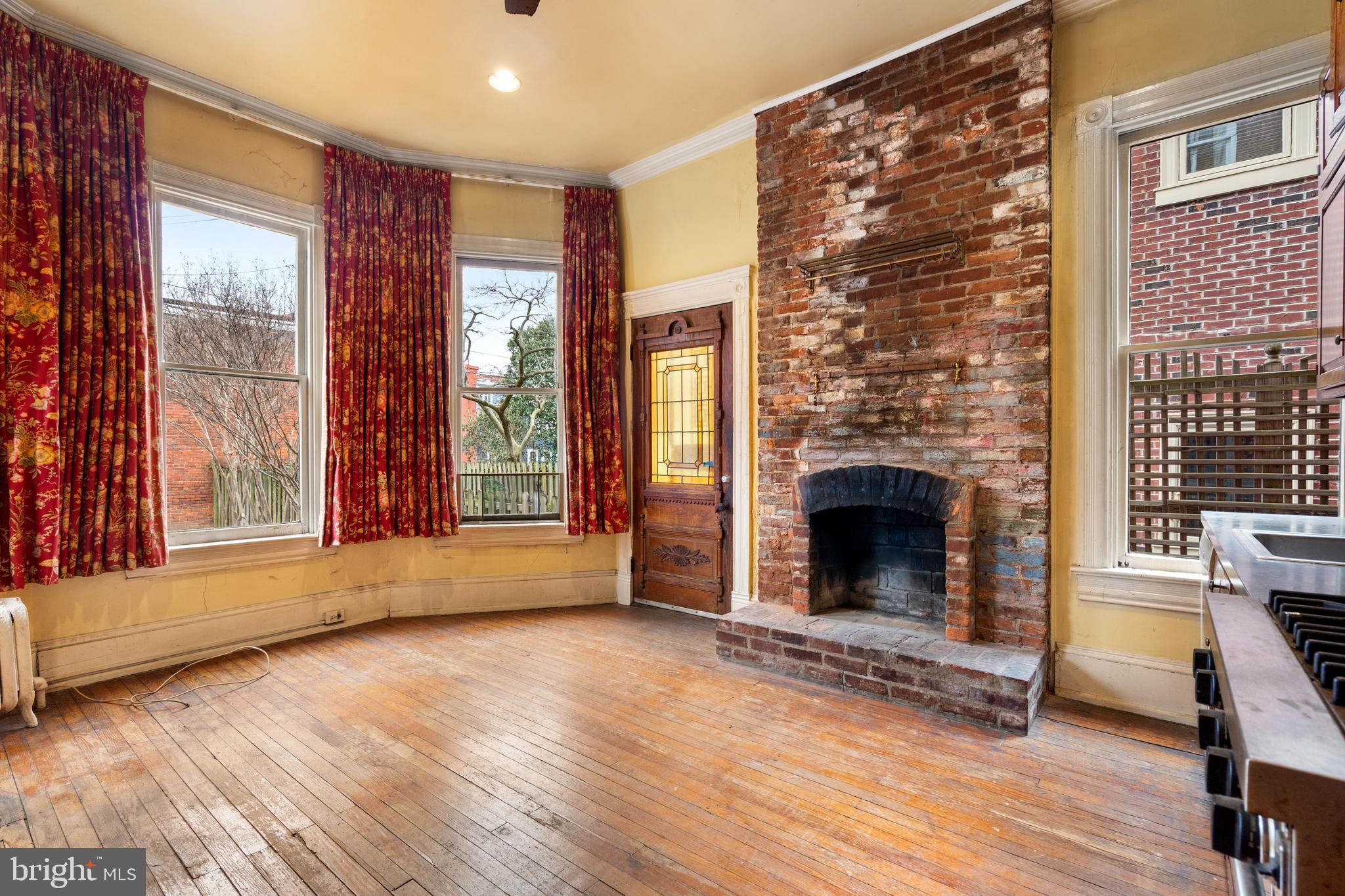 308 5TH STREET SE