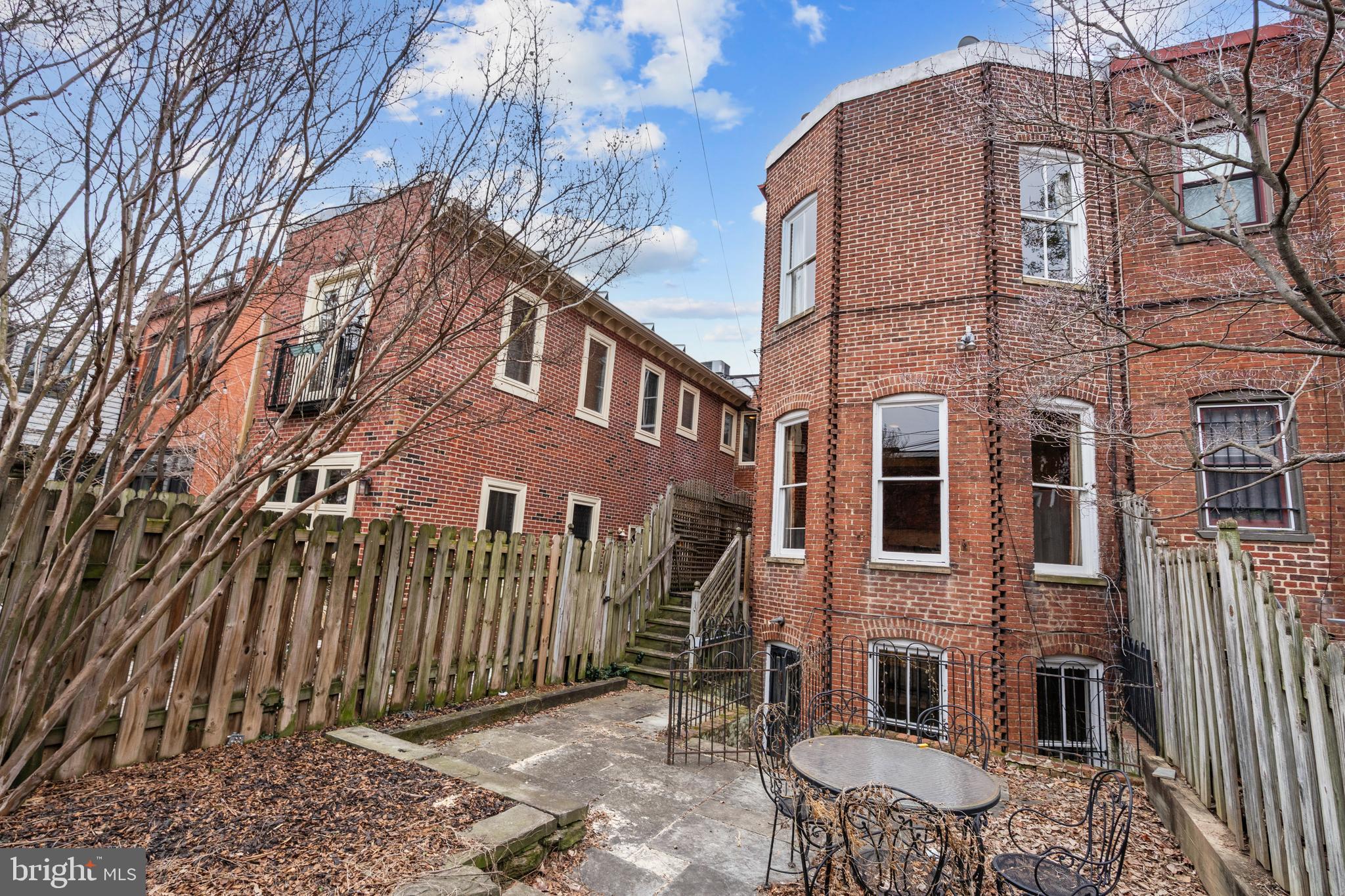308 5TH STREET SE