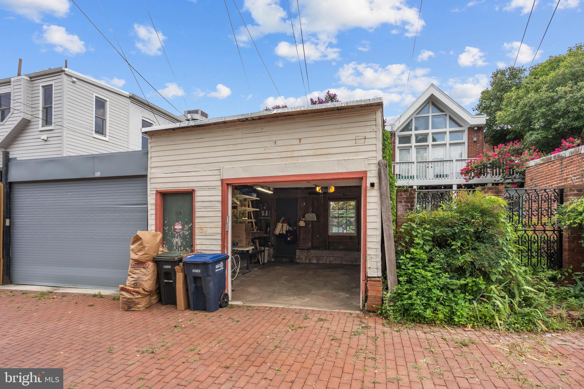 139 11TH STREET SE