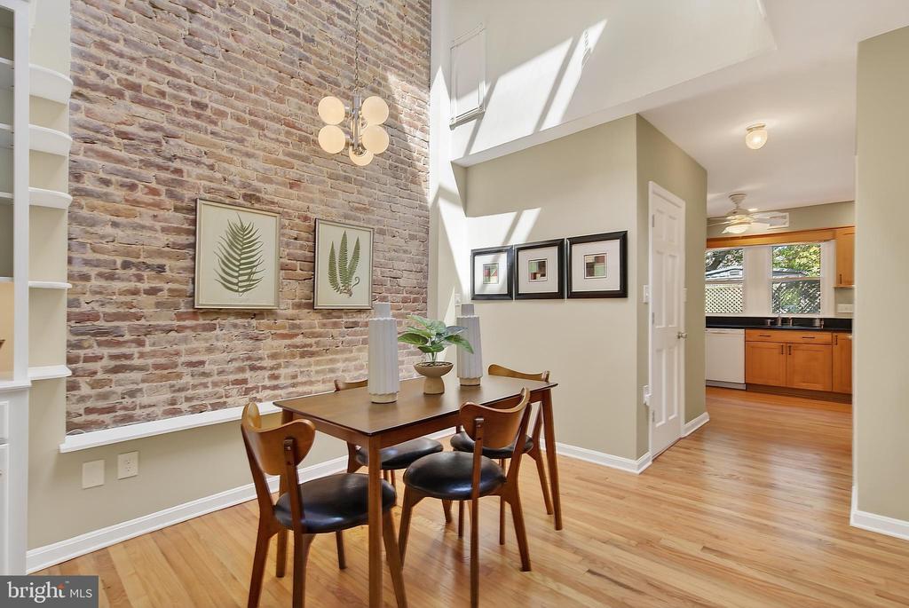 110 6TH STREET SE