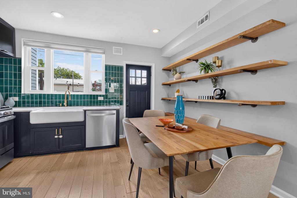 611 18TH STREET NE