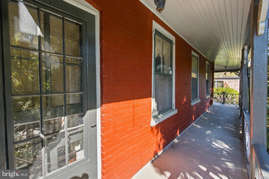 154 11TH STREET SE